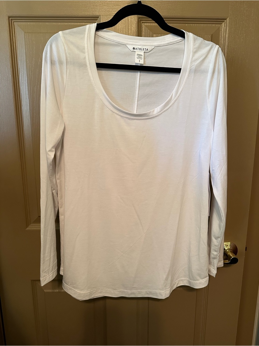 Athleta White Scoop Neck Stratus II Top Long-Sleeve Tee